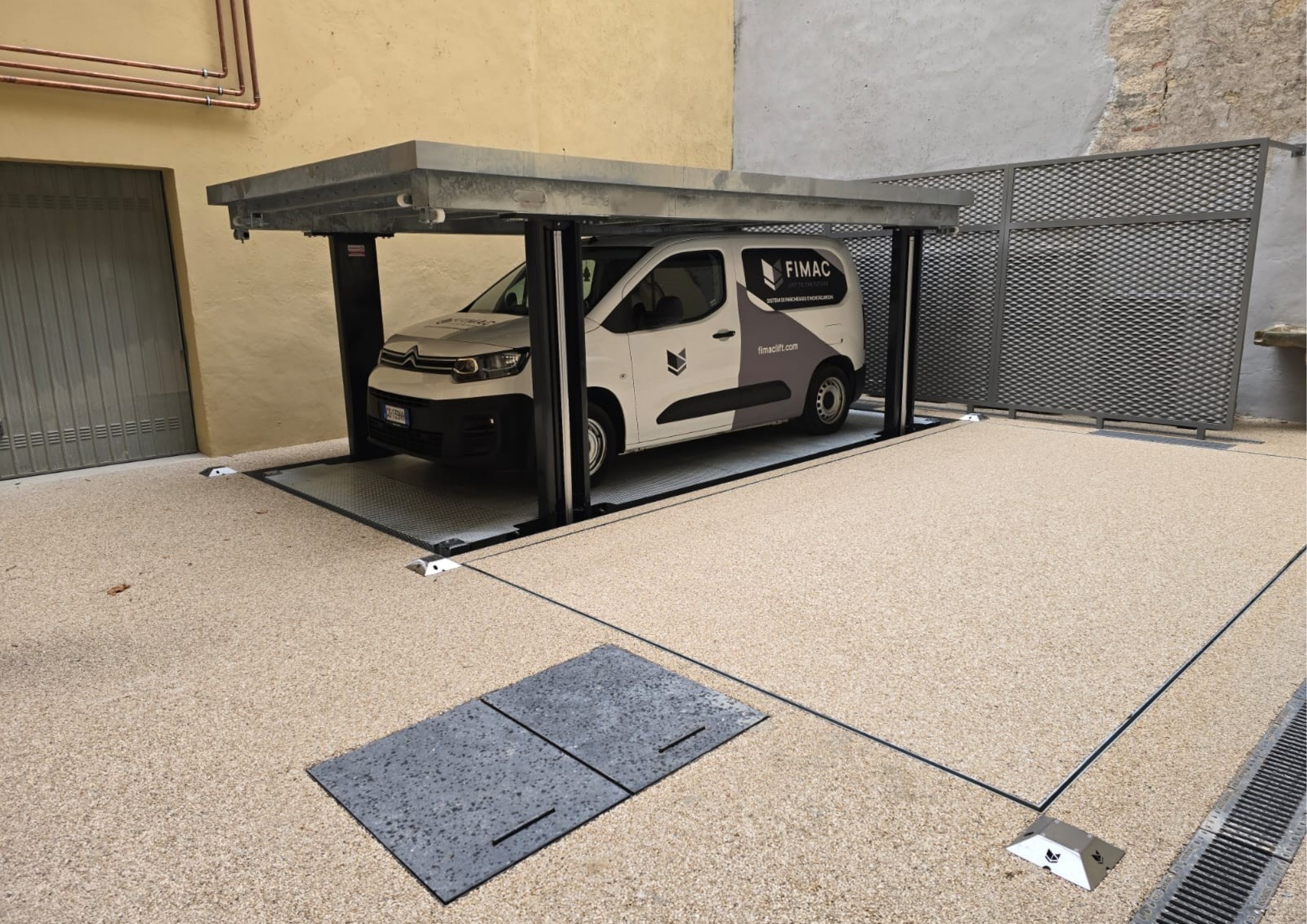 Car-lift installation shown from the side