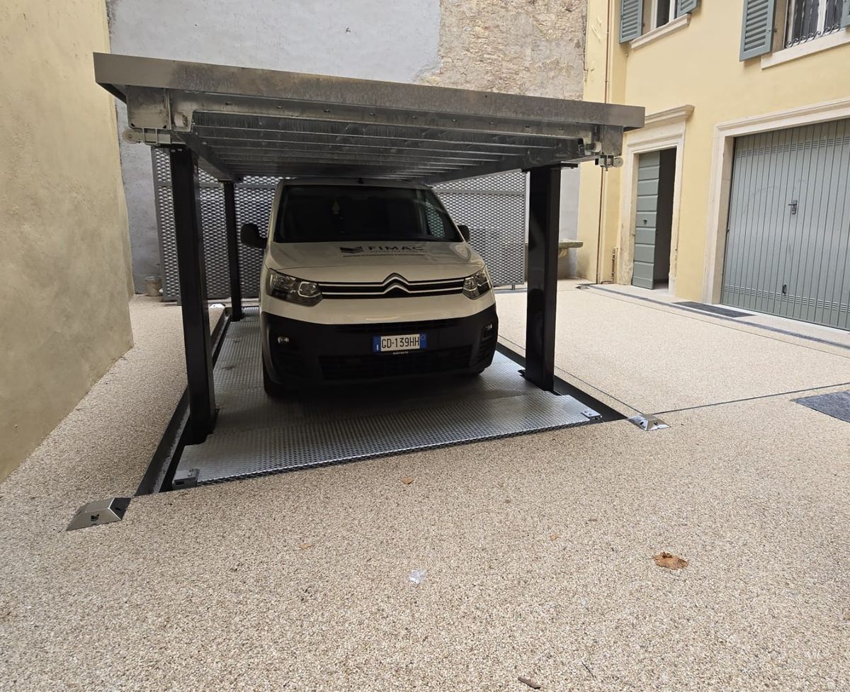 Underground-box car-stacker from a first supplier